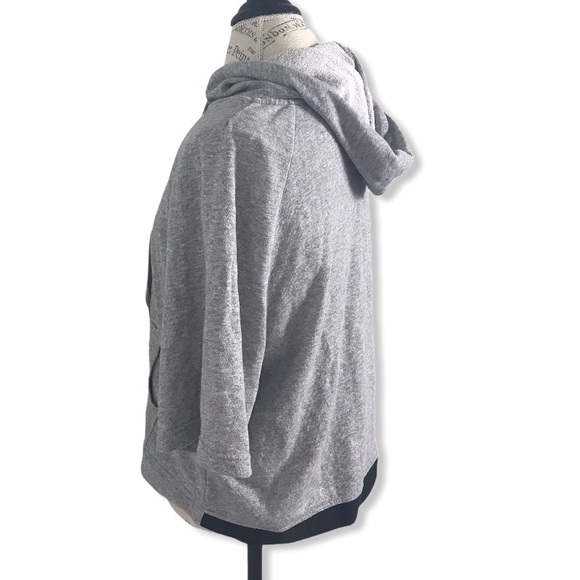 2XIST Grey Batwing Short Sleeve Hoodie with Black Branded Elastic on Hem - Picture 2 of 8
